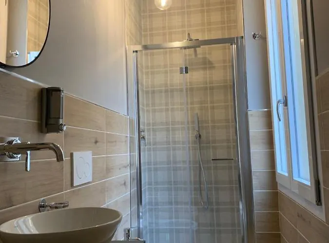 Marconi 2 Pensión 3*